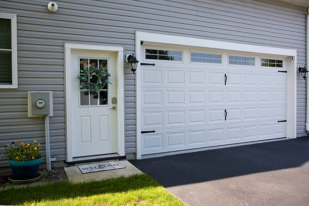 24/7 Emergency Garage Door Panel Replacement experts in Thurston County County, WA